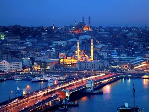 이스탄불 미식 일일투어 튀르키예 음식 10가지 포함 2인 단독행사 보스포러스해협 크루즈 이스탄불출발