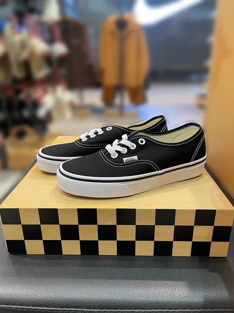[현대백화점] VANS 반스 코어클래식 AUTHENTIC 어센틱 VN000EE3BLK 남여공용 스니커즈