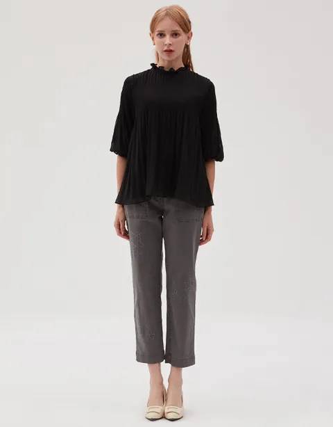 [현대백화점] [손정완] 프릴넥 셔링 블라우스 ZDR3333010