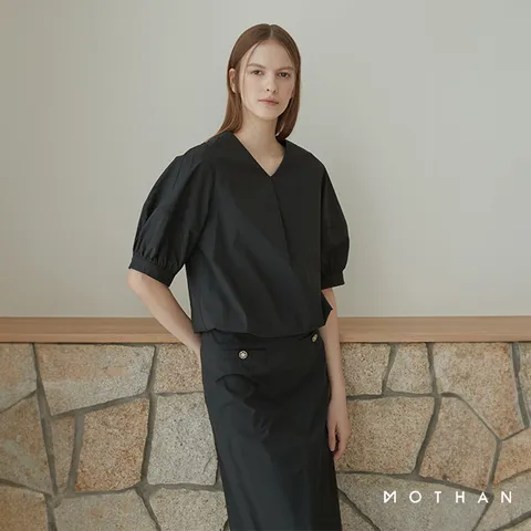 [런칭가 99000원] 모덴 24SS 피오니 볼륨 브이넥 블라우스