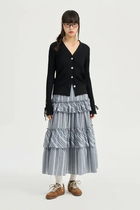 [현대백화점] [럭키슈에뜨] [아울렛] 셔링 스트라이프 뒤밴딩 스커트 1color / 2size LFKAM25240