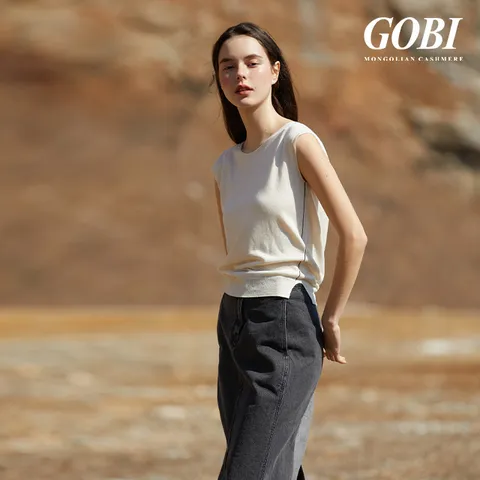 [런칭가 139000원] 고비(GOBI) 실크 캐시미어 라인 슬리브리스 탑