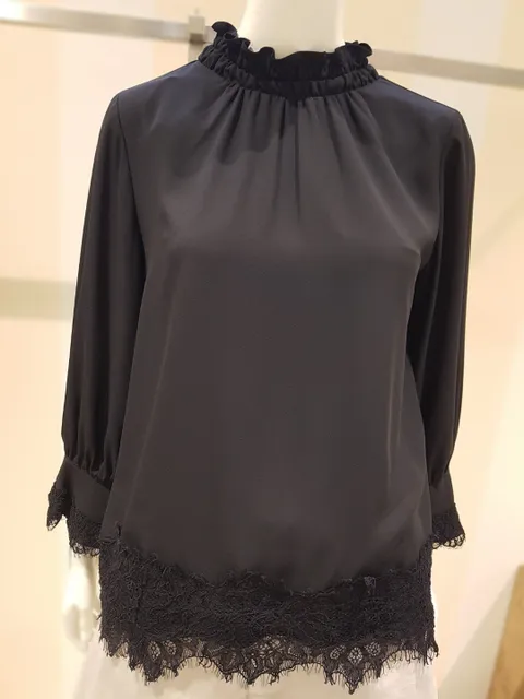[현대백화점] [손정완] ZBL1313011 레이스블랙블라우스