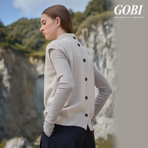 [런칭가 259000원]고비(GOBI) 캐시미어 100 버튼업 모크넥 베스트 +무이자3개월