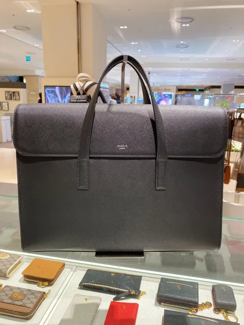 [현대백화점] [헤지스 핸드백] [HJBA2F411] 블랙 로고배색 크로스 겸용 서류가방 +할인쿠폰(선물포장요청시쇼핑백과 같이 동봉해드립니다 )