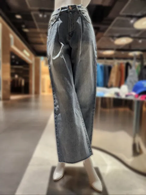 [현대백화점] [SJYP] PW2F1NPCT10W 싱글턱 로우 헴 데님 팬츠 +할인쿠폰