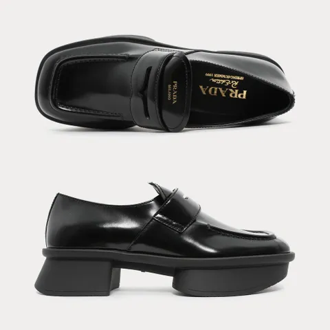 프라다 밀라노 영문로고 이퀄 브러시드 레더 여성 로퍼 1D985N 055 F0002 +할인쿠폰