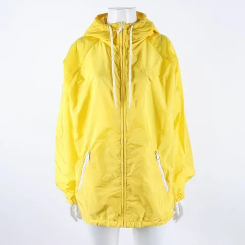 [중고]프라다 리나일론 바람막이 후드 점퍼 55-66(NO 10265919)