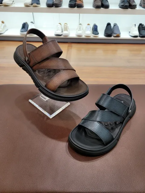 [현대백화점] 엘칸토 남성(2색상)초경량 큐션업 투웨이 남성 샌들 LCMW33U426 +할인쿠폰