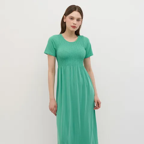 [비밀상점][최초가 49000원] 세컨스킨 심리스 모달 스마킹 하프슬리브 롱드레스