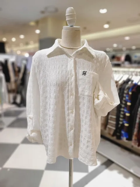 [현대백화점] [이프네] 포켓자수 롤업소매 지지미 블라우스 (IQ2WBL12) +할인쿠폰