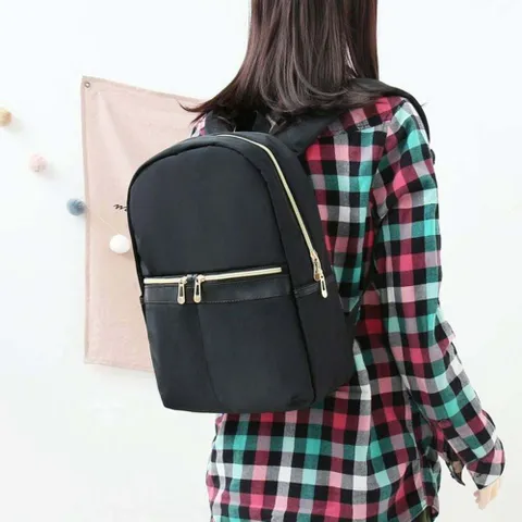 여성 캐주얼백팩 지퍼포켓 포인트 부담없는 백팩