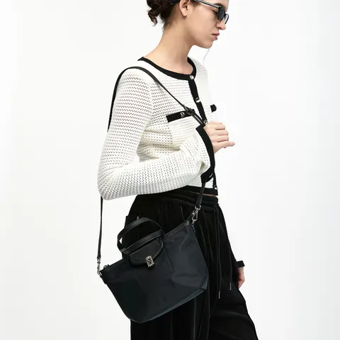 [현대백화점] [vunque]Occam Doux Youth Tote S (오캄 두 유스 토트 스몰) Black +할인쿠폰