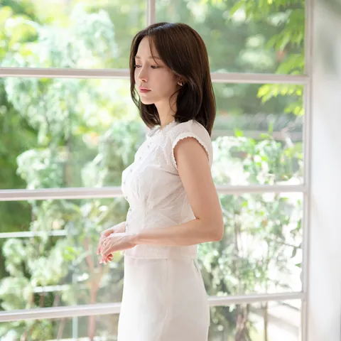 [현대백화점] [파슨스] Nuee Lace Cloud Blouse +할인쿠폰