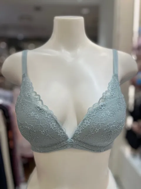 [현대백화점] 트라이엄프(TCFSE004540 Y1) 트라이 에어라이트 브리즈 레이스 노와이어 브라