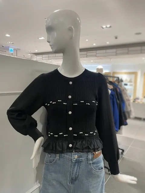 [현대백화점] [르니앤맥코이] 진주장식 미단 프릴 니트 (MM04KN502FJY)