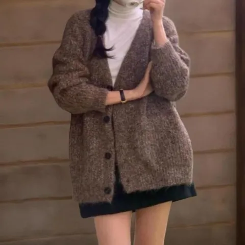 아트박스/신상오픈런 여성용 브이넥 울 가디건 보카시 스타일 +할인쿠폰
