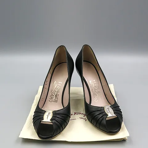 [중고]페라가모 금장 바라 블랙 클래식 여성용 구두 - 220MM K7786FE +할인쿠폰