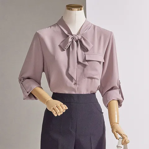 [커스텀에이블] 플랩포켓 타이넥 블라우스_T2508BL087C +할인쿠폰