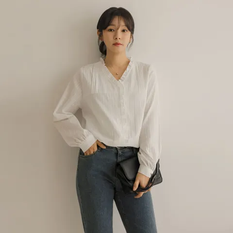 [66-110] 머네 핀턱 브이 프릴 블라우스 +할인쿠폰