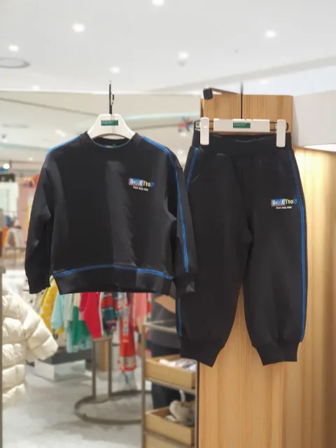 [현대백화점] 베네통키즈 D그래픽포인트맨투맨T상하세트 (QAMT01611 TP01611)블랙 +할인쿠폰