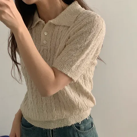 여자 루프사 부클 세미크롭 카라 꽈배기 단추 니트