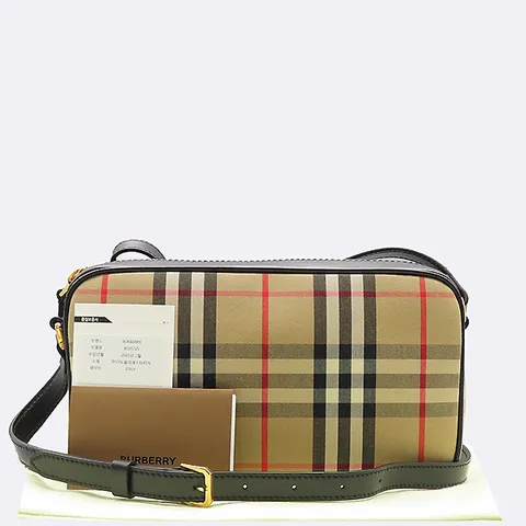 [중고] 버버리 (미사용)  80207251 빈티지 체크 레더 S 사이즈 카메라 크로스백 K9330BU +할인쿠폰