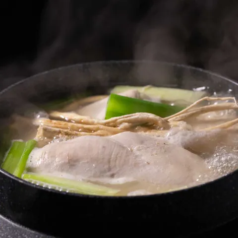[1+1] 복날엔 황기 닭곰탕 600g 2팩