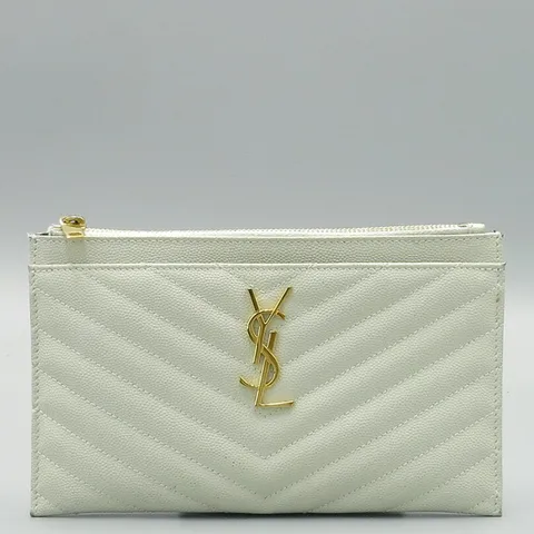 [중고] 생로랑 504922 화이트 마틀라쎄 모노그램 금장 로고 미니 클러치 K3669YSL +할인쿠폰