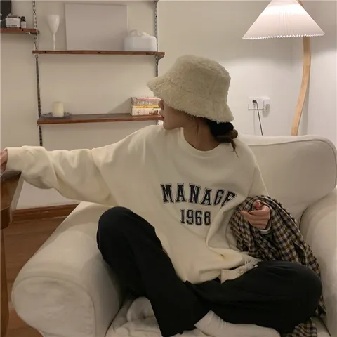 여자 데일리 레터링 라운드넥 오버핏 맨투맨 SDW-TSA-SFR161822