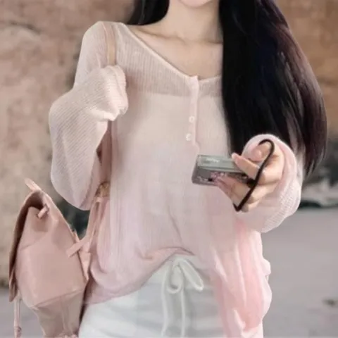 |CCT93AE|여성 여리핏 시스루 버튼 유넥 백스트랩 핑크 컬러 긴팔 티셔츠