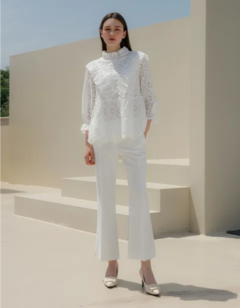 [현대백화점] [손정완] 펀칭 레이스 블라우스 ZBL2121070