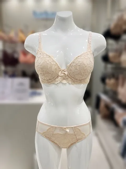 [현대백화점] [바바라] 소프트스킨 플라워 레이스 몰드브라 팬티세트 ABR4446 ABP4446H