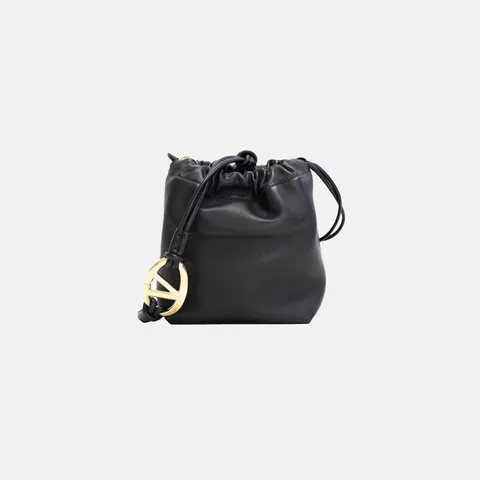 (발렌티노) 드로우스트링 로고 레더 푸프 버킷백(P0AC3) +할인쿠폰 +무이자12개월