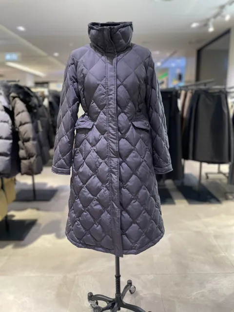 [현대백화점] 시슬리 하이넥 퀄팅 롱 구스 패딩 SAPDC4461