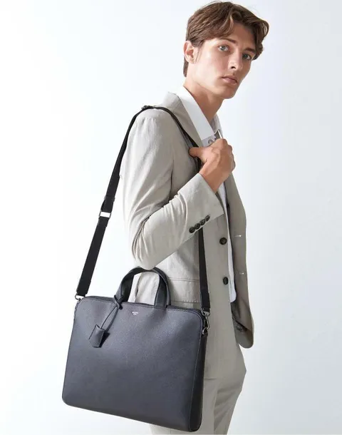 [현대백화점] [헤지스 핸드백] 블랙 로고배색 가죽 서류가방 (HJBA3E412BK) +할인쿠폰(선물포장요청시쇼핑백과 같이 동봉해드립니다 )