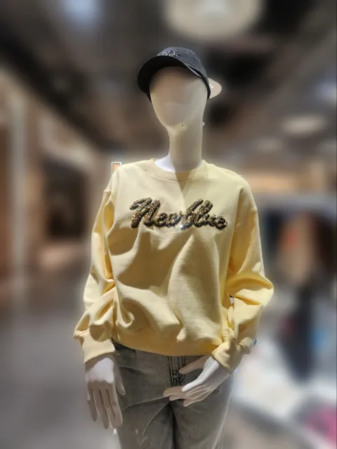 [현대백화점] [SJYP] PW2F0TTO600W 뉴 블루 시퀸 맨투맨 +할인쿠폰