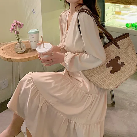 네쥬 봄 여름 브이넥 플레어 퍼프 스모크 롱 원피스