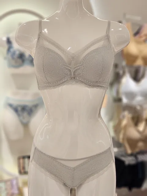 [현대백화점] 비너스 25aw애쉬 메모리 광고서브 여성 브래지어 빅사이즈브라 팬티세트 VBR9001EF9001H