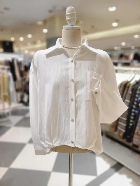 [현대백화점] [이프네] 핀턱셔링단 원포켓 블라우스 (IQ2WBL19) +할인쿠폰