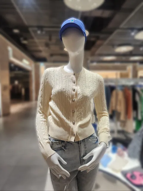 [현대백화점] [SJYP] PW2F1KCDE05W 에센셜 케이블 니트 가디건 +할인쿠폰