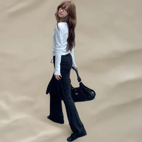 |KMT9681|여성 브이넥 긴팔 티셔츠 러블리 도트 셔링 디자인