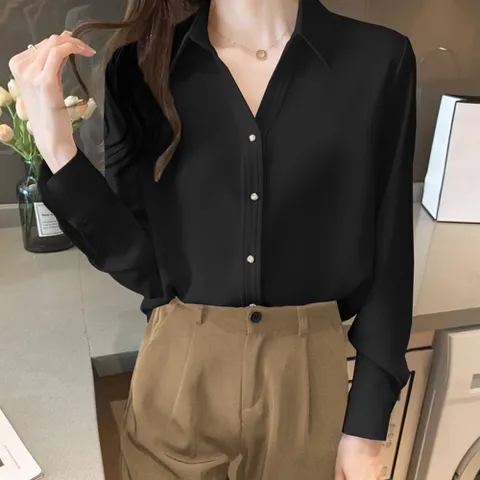여성용 브이넥 카라 블라우스 데이트룩 오피스룩