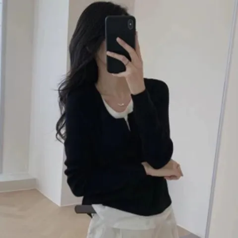|CCT9DC8|여성 브이넥 배색 소매 트임 티셔츠
