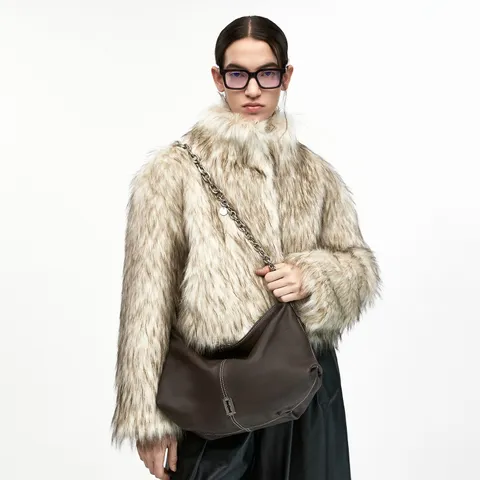 [현대백화점] [vunque]Halfmoon Attache Shoulder M (하프문 아타쉬 숄더 미듐) Dark Brown +할인쿠폰