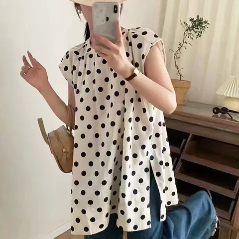 [무드무드] 하티 도트 언발 옆트임 캡소매 블라우스