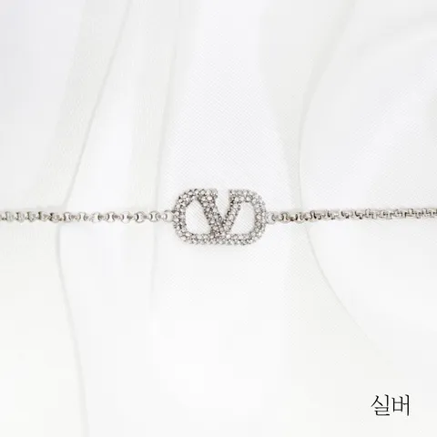 발렌티노 시그니쳐 크리스탈 팔찌(J0F84) +무이자9개월