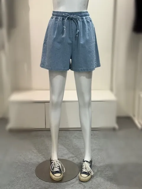 [현대백화점] 애드혹 스트링 풀밴딩 데님 쇼츠 HB6DH50