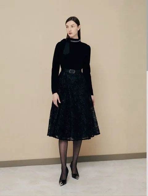 [현대백화점] JIGOTT 지고트 JR1A1OP051 플레어 자수 니트 원피스   +할인쿠폰(모든구매고객께 예쁜양말증정∼)