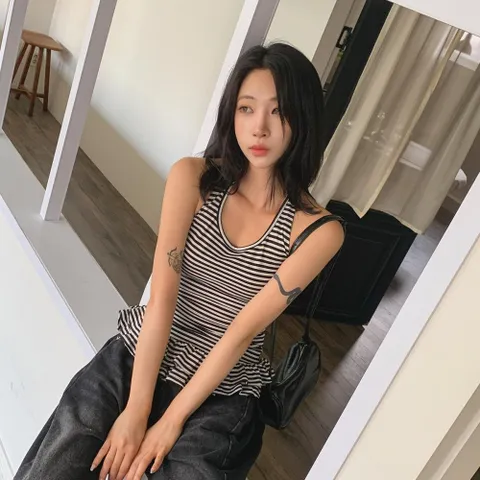 |KHT94DD|여성 스판 혼합 소재 스트라이프 프릴 민소매 티셔츠
